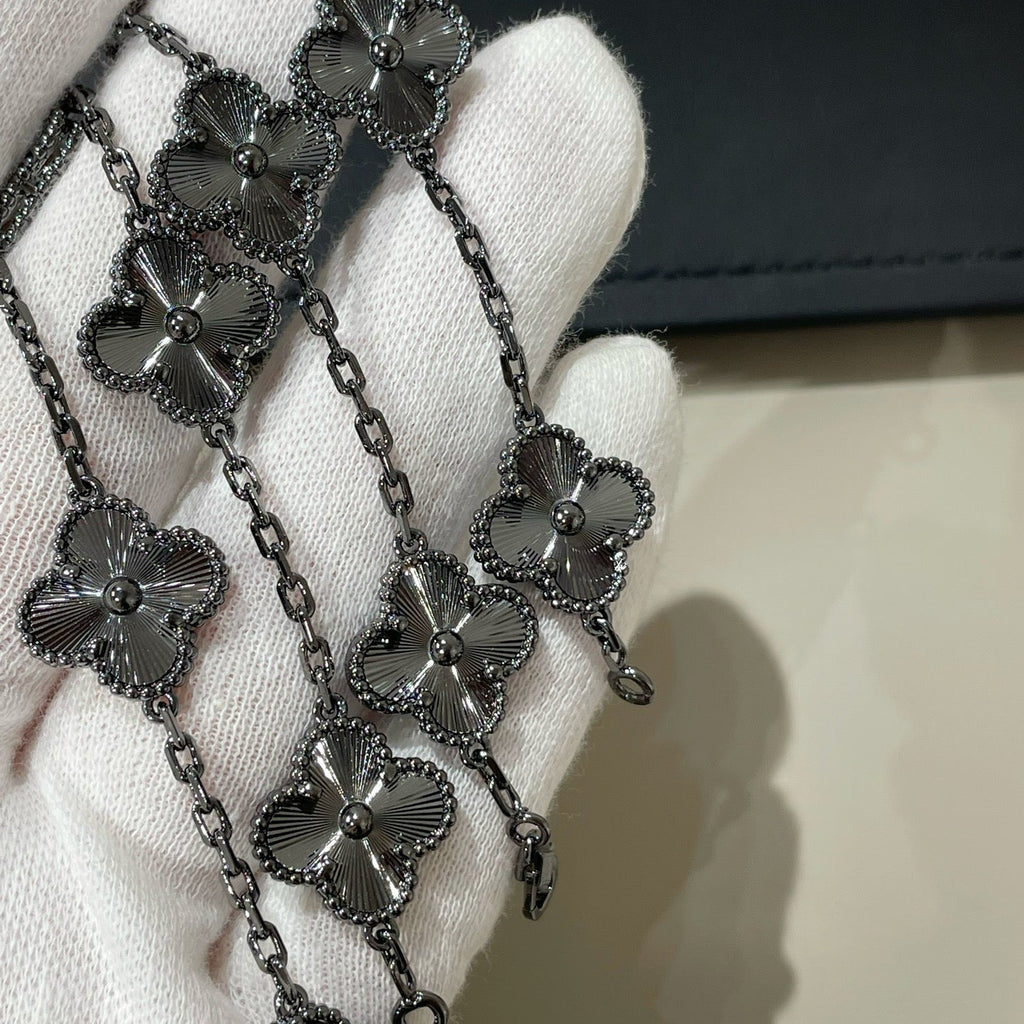 [Loco]New CLOVER 5 MOTIF BLACK BRACELET