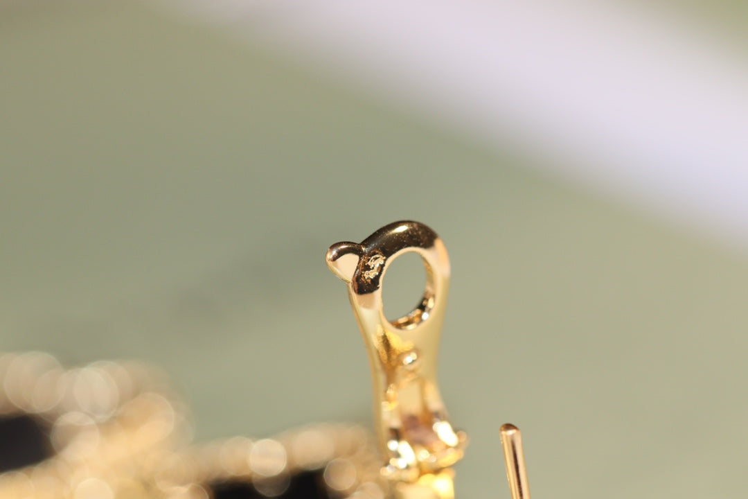 ¡®Loco¡¯CLOVER EARRINGS GOLD ONYX MOP 3 MOTIF