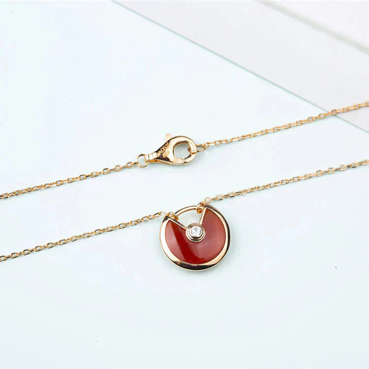 ¡®Loco¡¯AMULETTE GOLD CARNELIAN ONYX NECKLACE