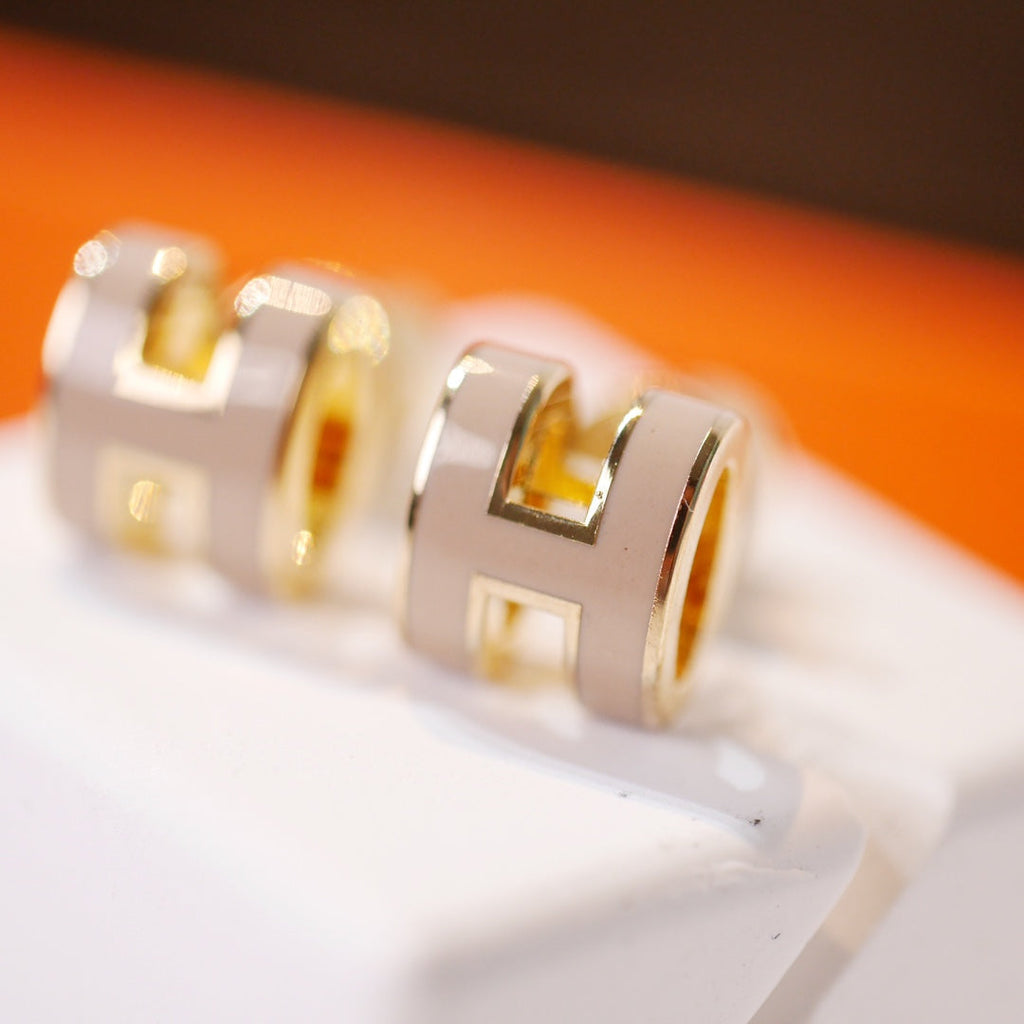 ¡®Loco¡¯MINI POP H GOLD EARRINGS GREY