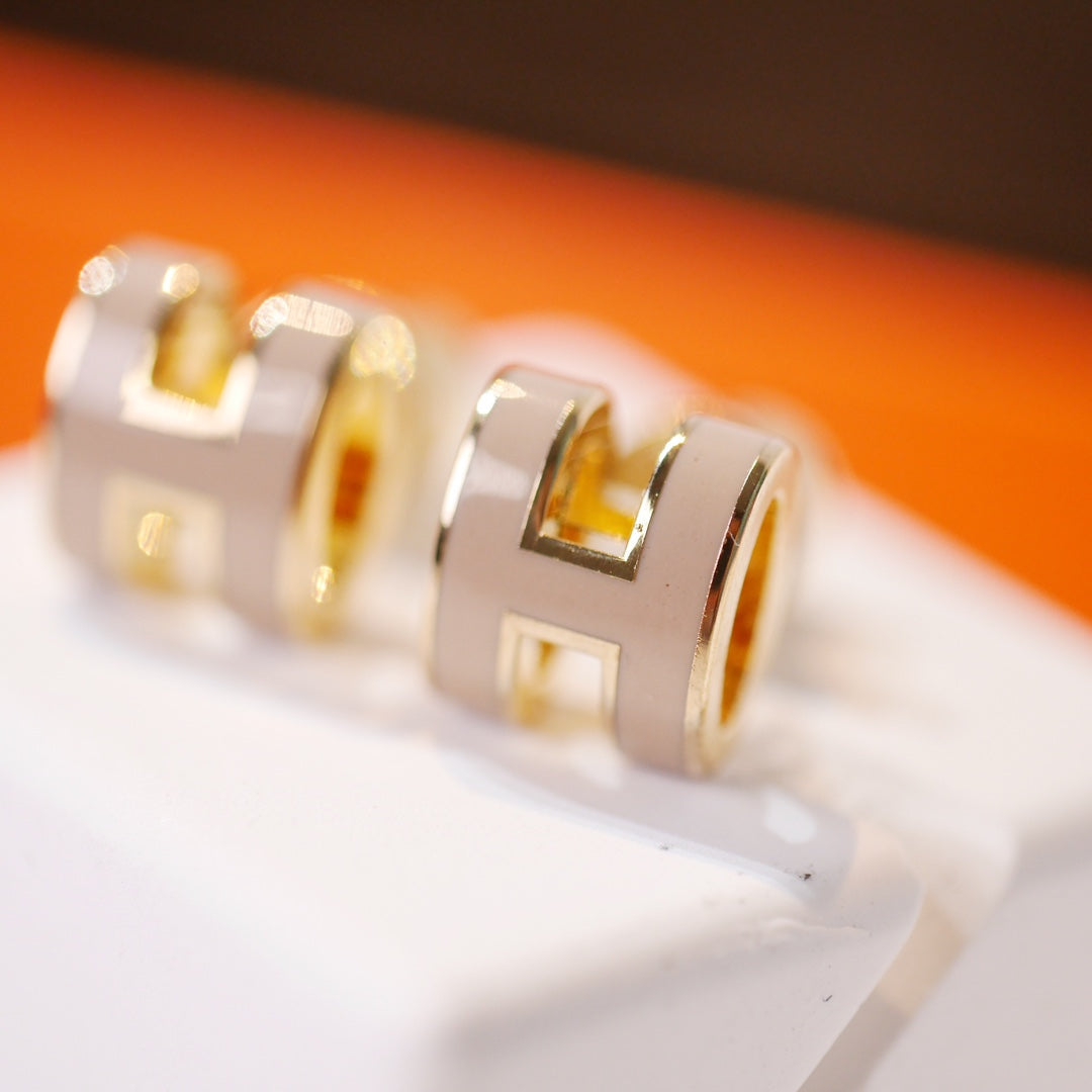 ¡®Loco¡¯MINI POP H GOLD EARRINGS GREY