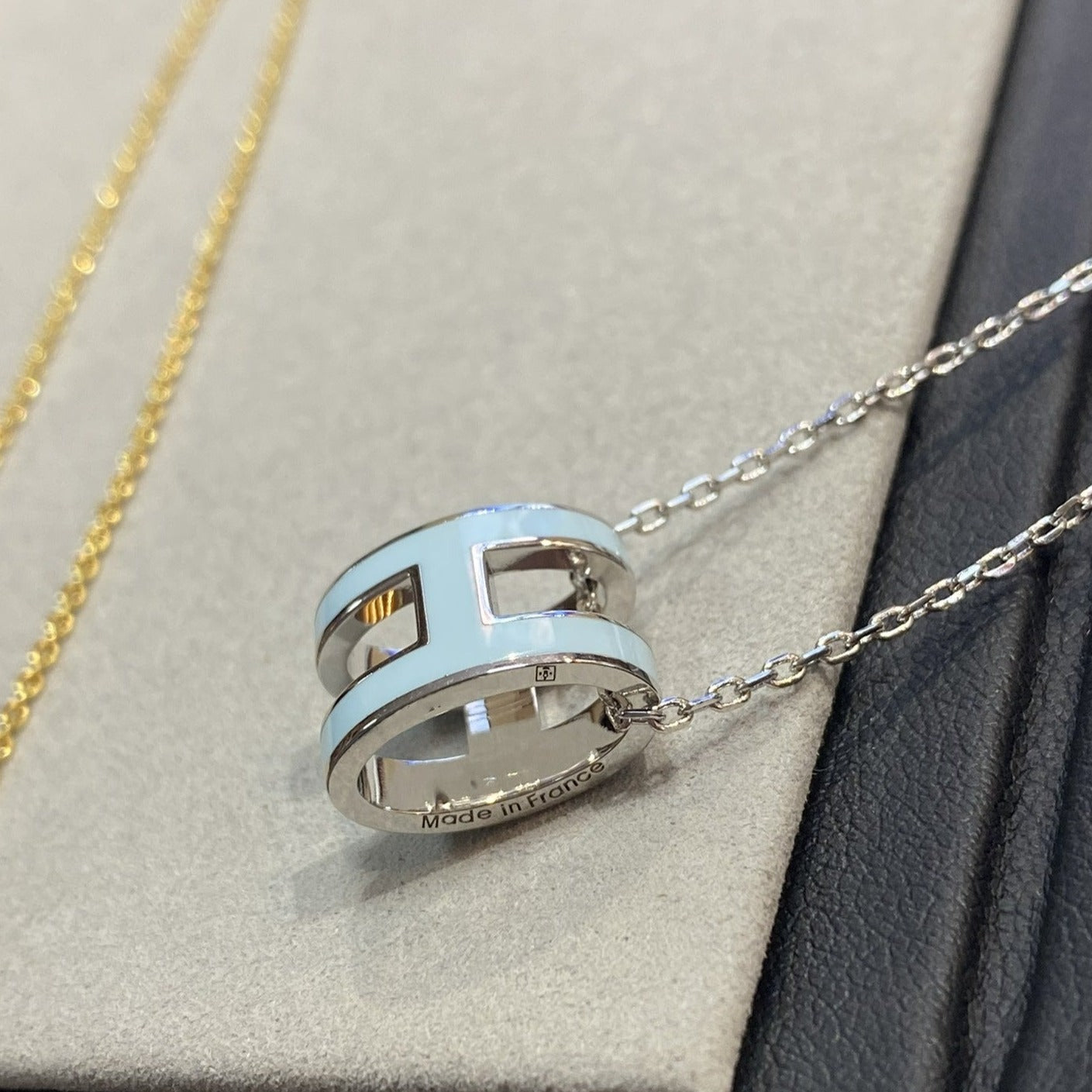 ¡®Loco¡¯POP H LIGHT BLUE NECKLACE