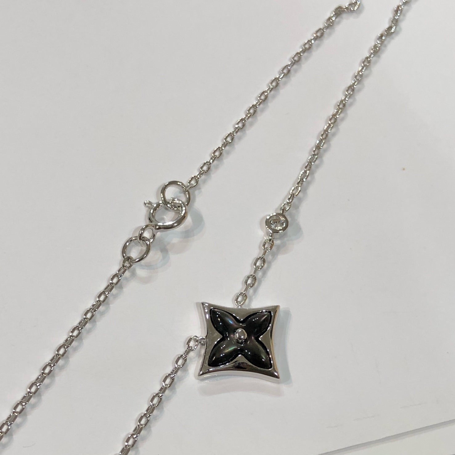 ¡®Loco¡¯STAR BLACK MOP NECKLACE