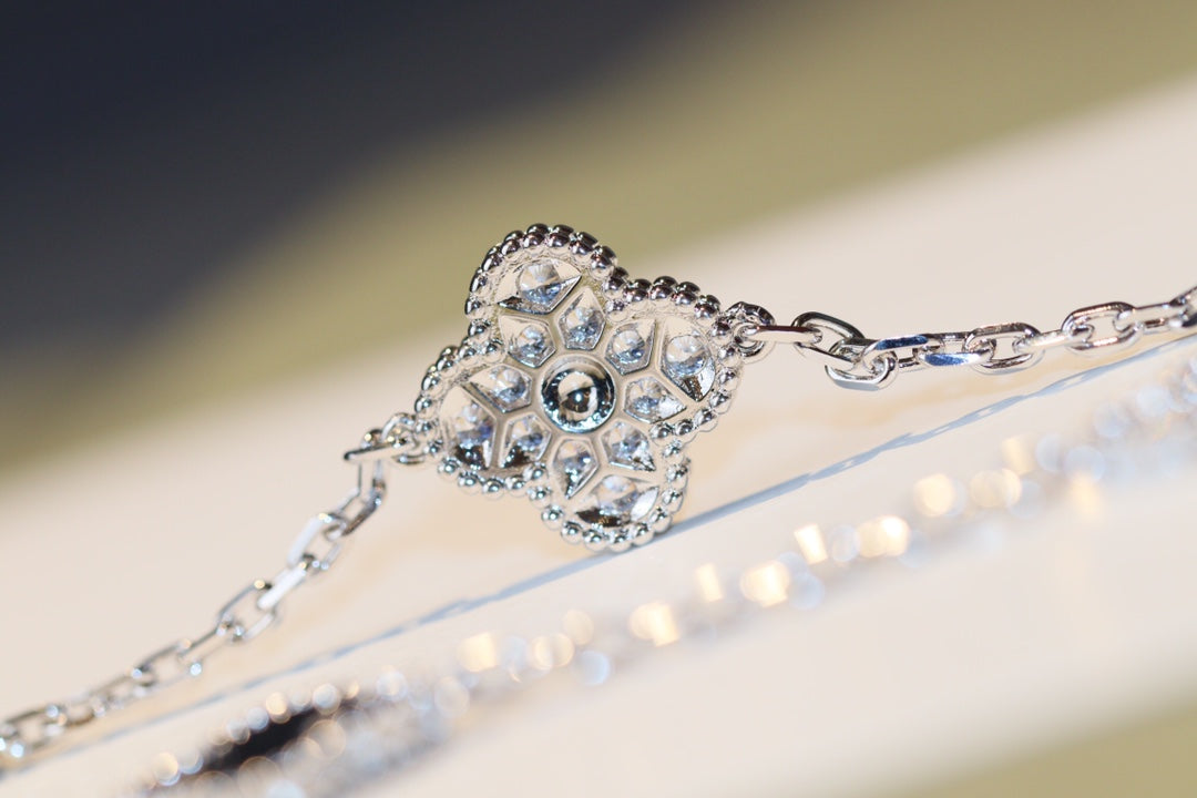 ¡®Loco¡¯CLOVER 20 MOTIFS ONYX DIAMOND SILVER