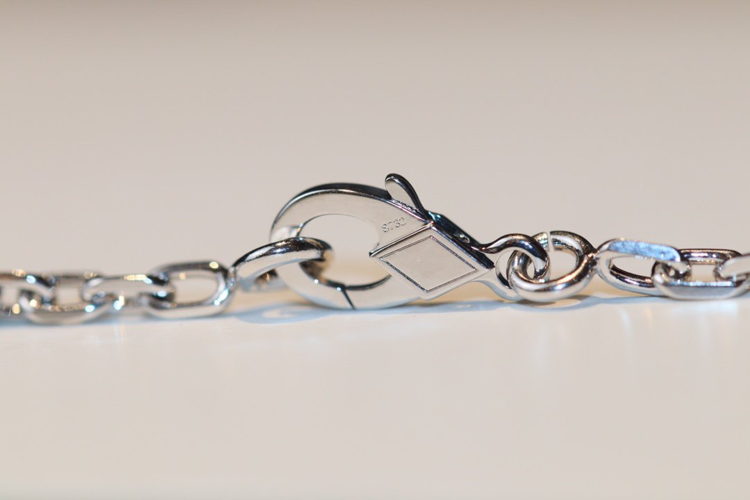 ¡®Loco¡¯CLOVER 20 MOTIFS ONYX DIAMOND SILVER