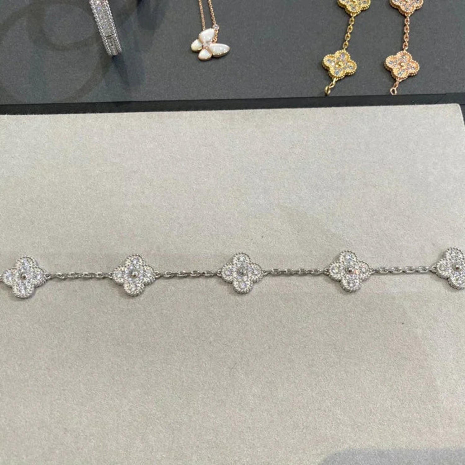 [Loco] New  CLOVER 5 MOTIF FULL DIAMOND BRACELET COLLECTION