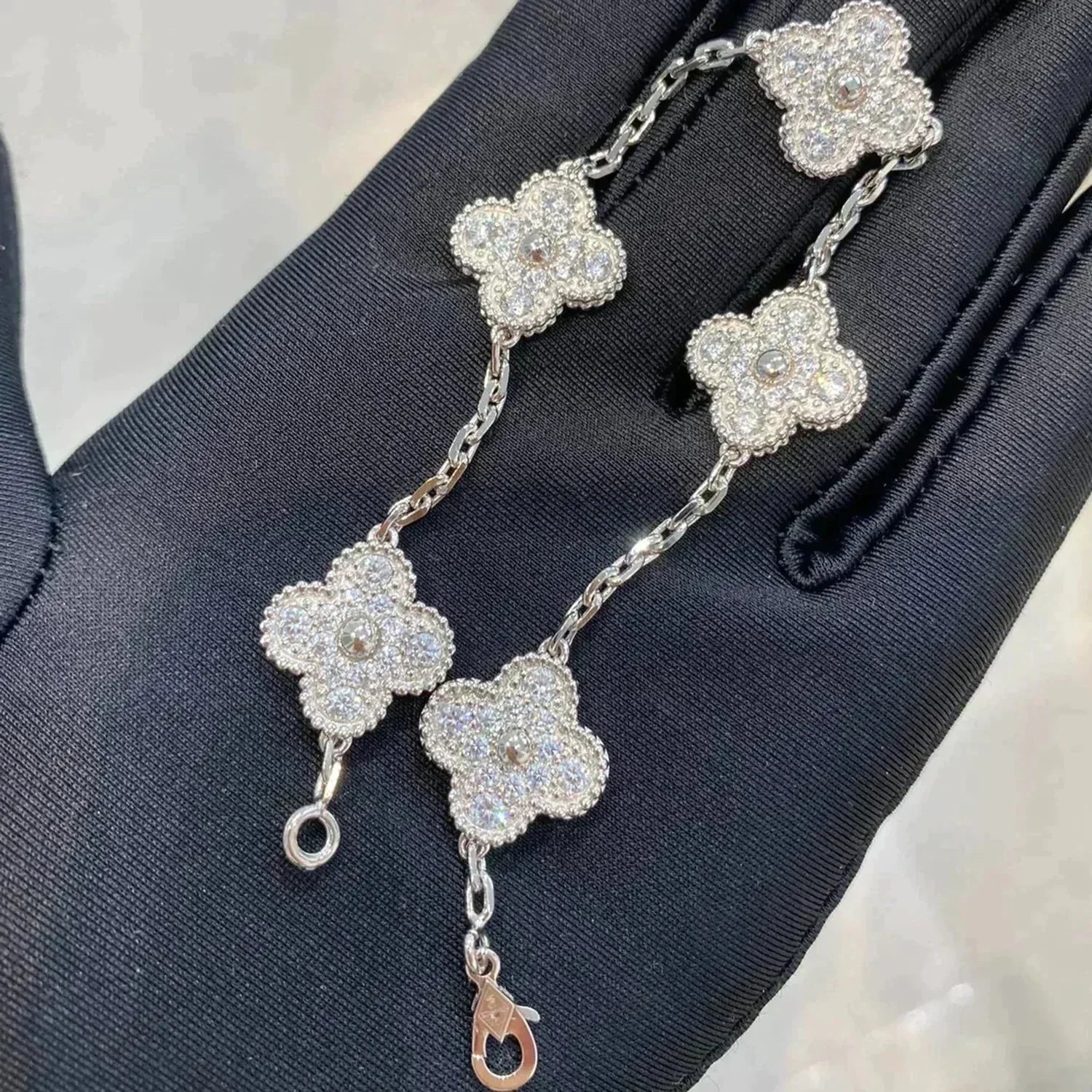 [Loco] New  CLOVER 5 MOTIF FULL DIAMOND BRACELET COLLECTION
