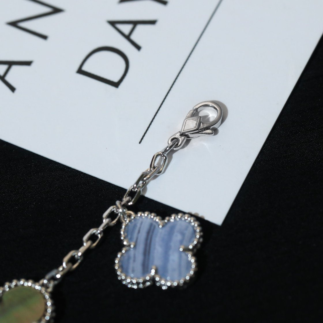 ¡®Loco¡¯CLOVER BRACELET 5 MOTIFS MOP CHALCEDONY SILVER