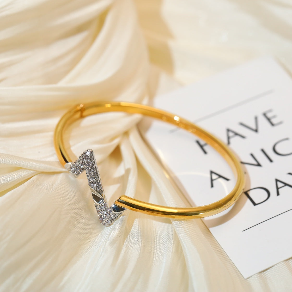 ¡®Loco¡¯VOLTE UPSITE DOWN GOLD DIAMOND BRACELET