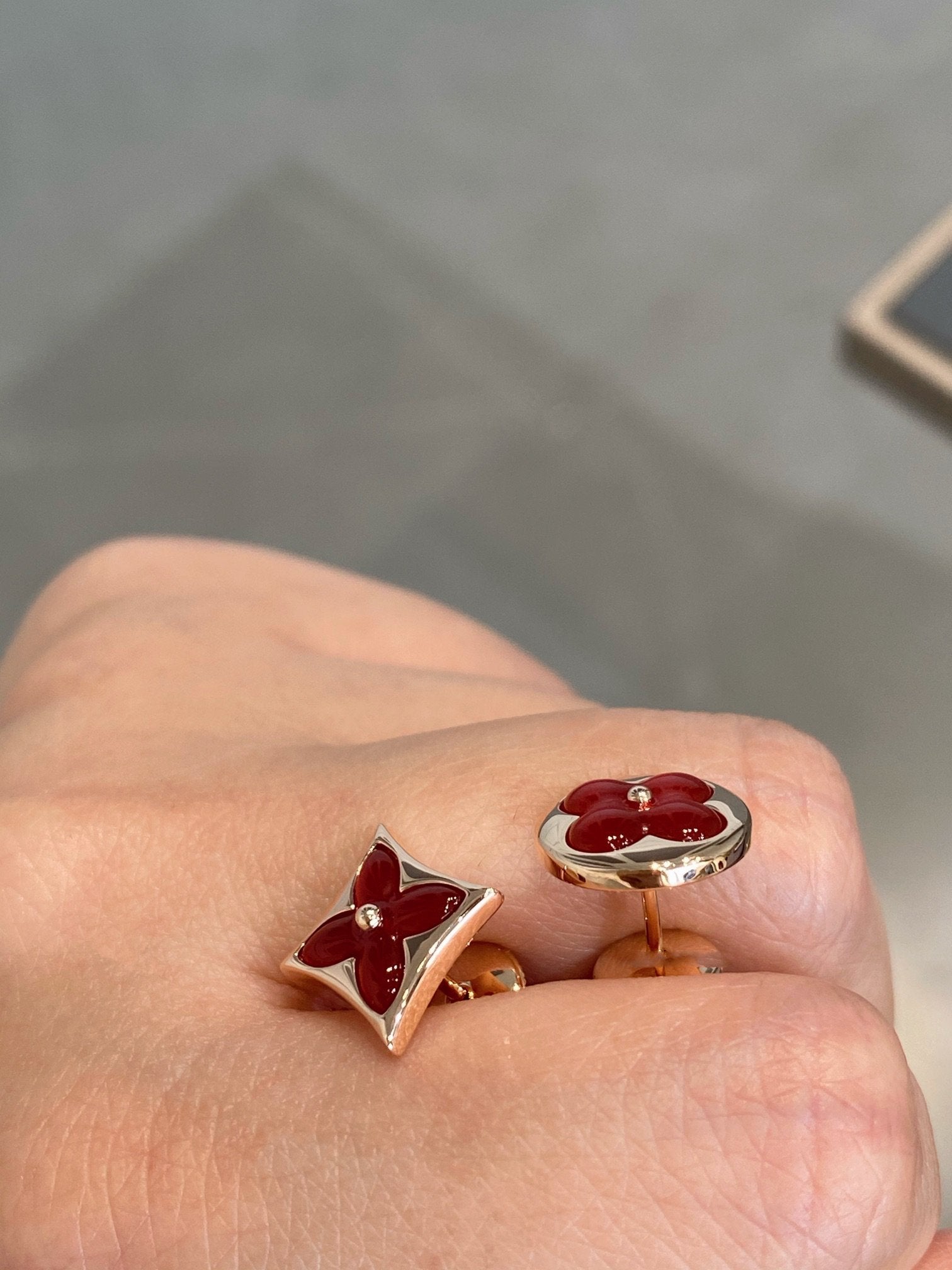 ¡®Loco¡¯STAR AND SUN PINK GOLD CARNELIAN STUD EARRINGS