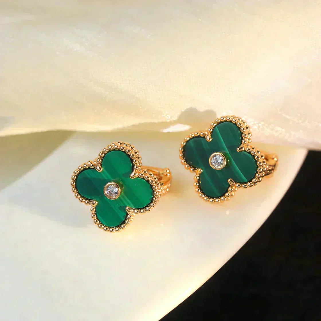 ¡®Loco¡¯CLOVER MEDIUM 1 MOTIFS MALACHITE DIAMOND EARRINGS
