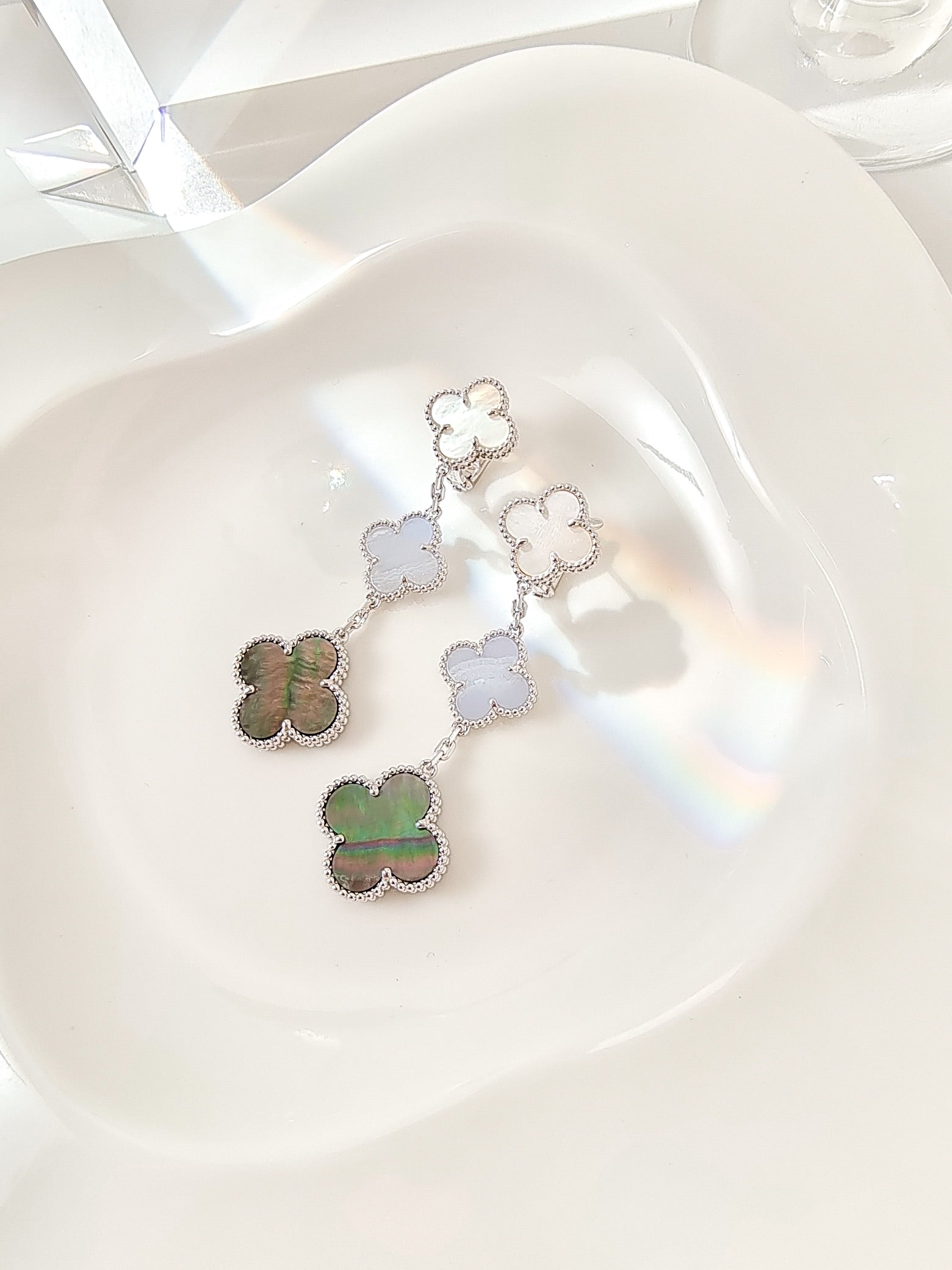 ¡®Loco¡¯CLOVER 3 MOTIFS CHALCEDONY DARK MOP SILVER EARRINGS