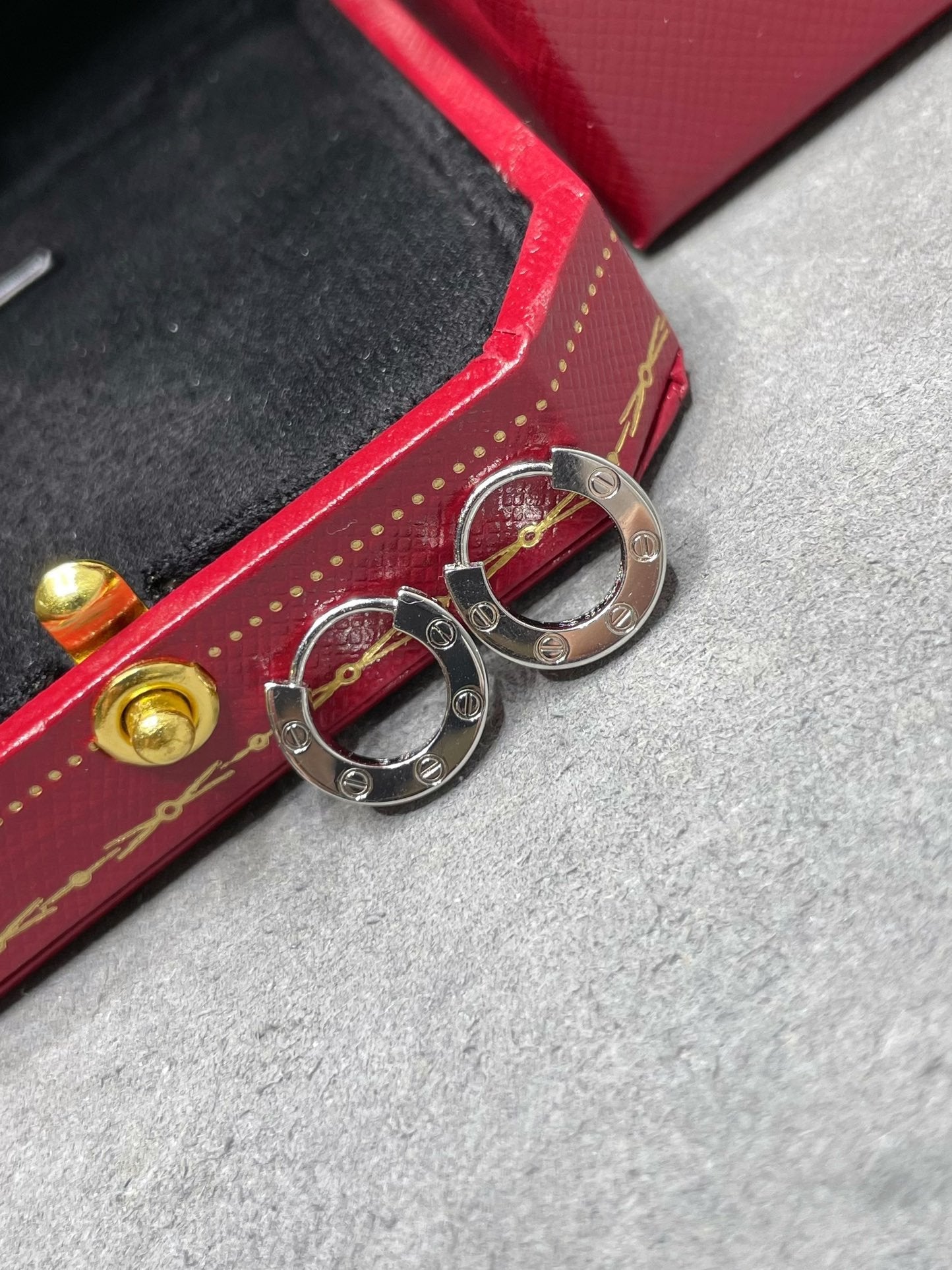 ¡®Loco¡¯LOVE MINI EARRINGS