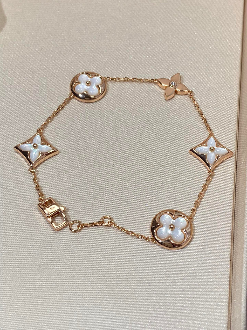 ¡®Loco¡¯STAR AND SUN 5 MOTIF MOP PINK GOLD BRACELET