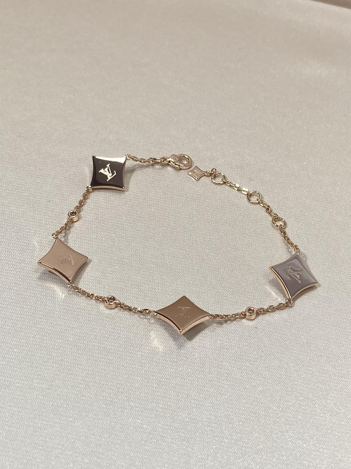 ¡®Loco¡¯STAR 4 MOTIF MOP DIAMOND PINK GOLD BRACELET