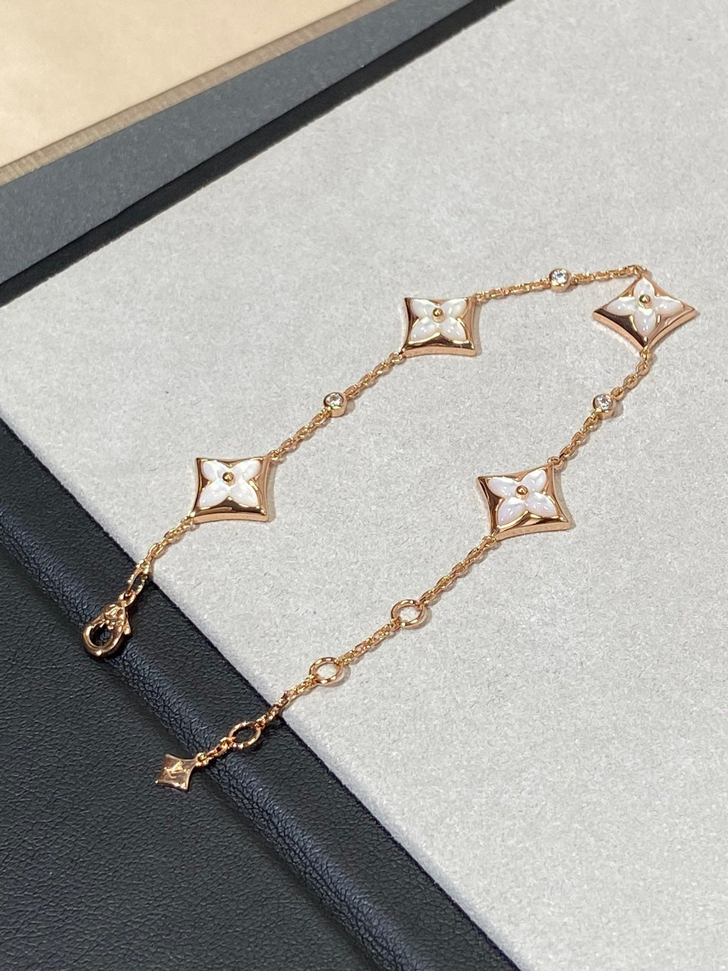 ¡®Loco¡¯STAR 4 MOTIF MOP DIAMOND PINK GOLD BRACELET