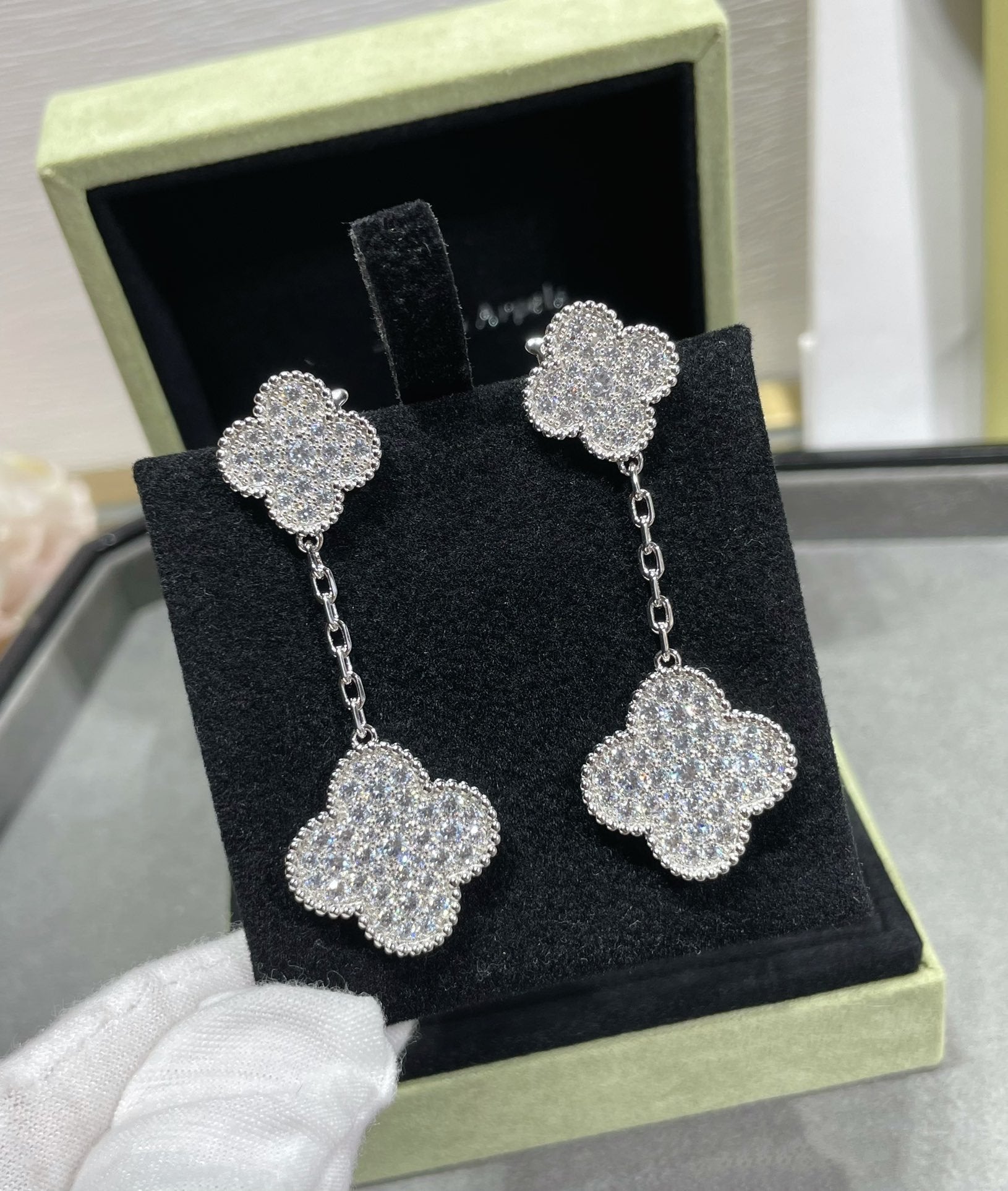 ¡®Loco¡¯CLOVER 2 MOTIFS DIAMOND PAVED SILVER EARRINGS