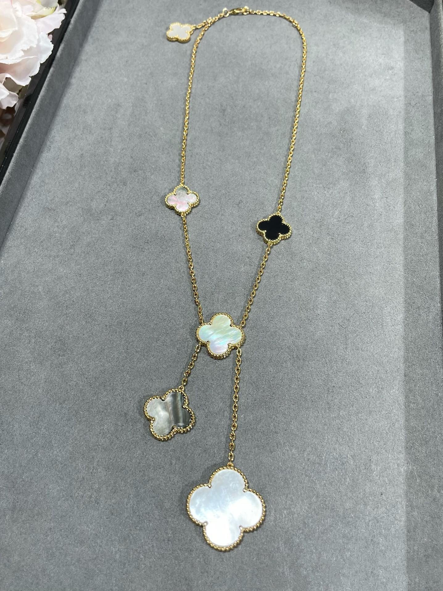 ¡®Loco¡¯CLOVER 6 MOTIF MOP ONYX GOLD NECKLACE
