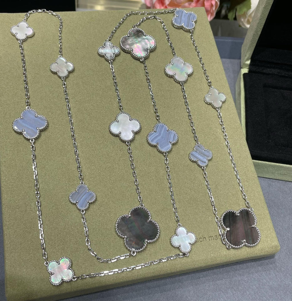 ¡®Loco¡¯CLOVER 16 MOTIF CHALCEDONY MOP SILVER NECKLACE