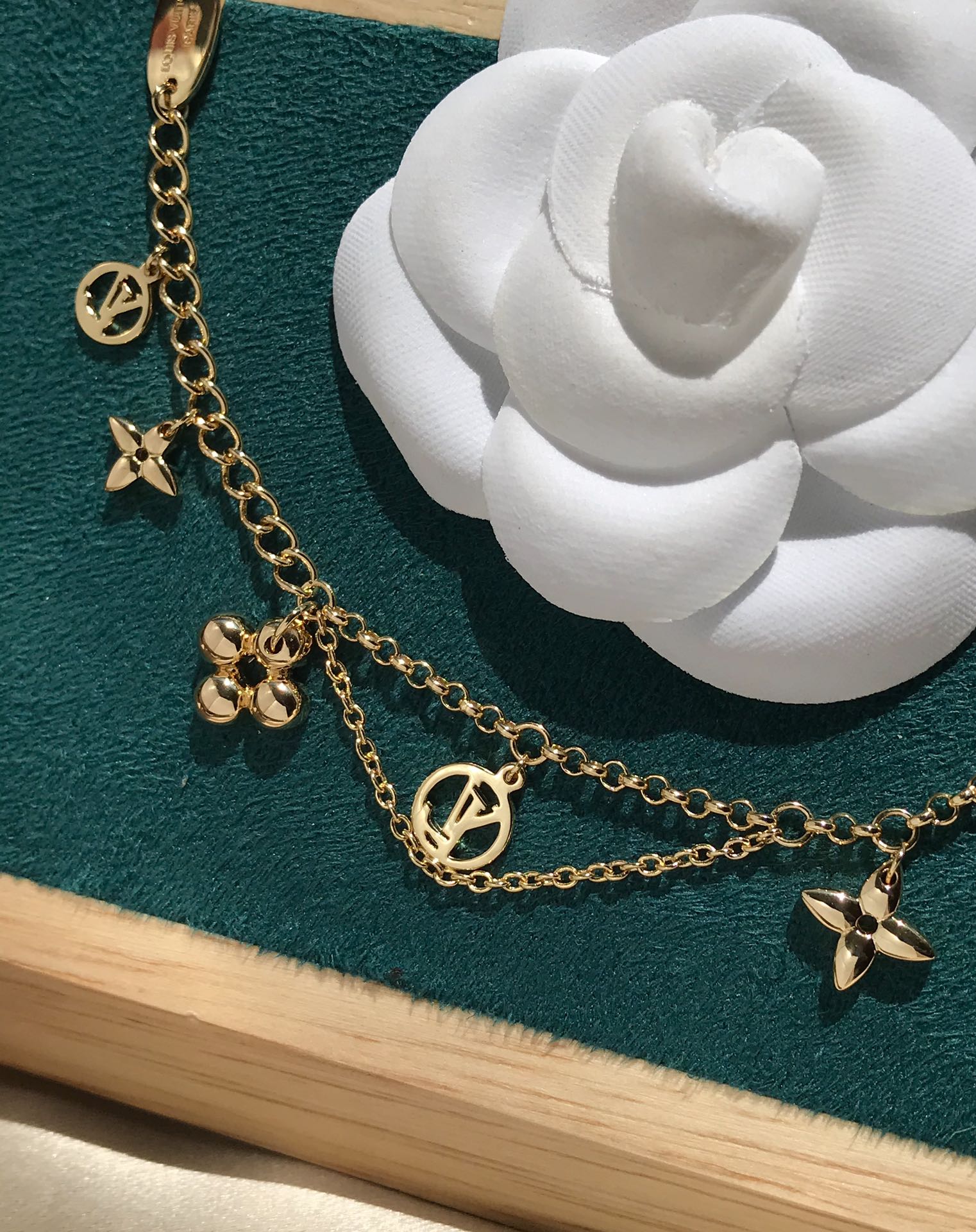 ¡®Loco¡¯BLOOMING PINK GOLD MOP BRACELET