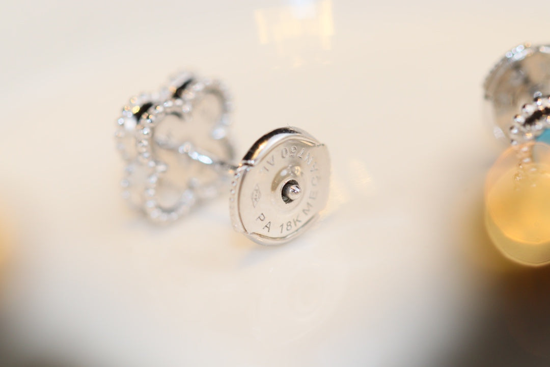 ¡®Loco¡¯CLOVER MINI TURQUOISE SILVER STUD EARRINGS