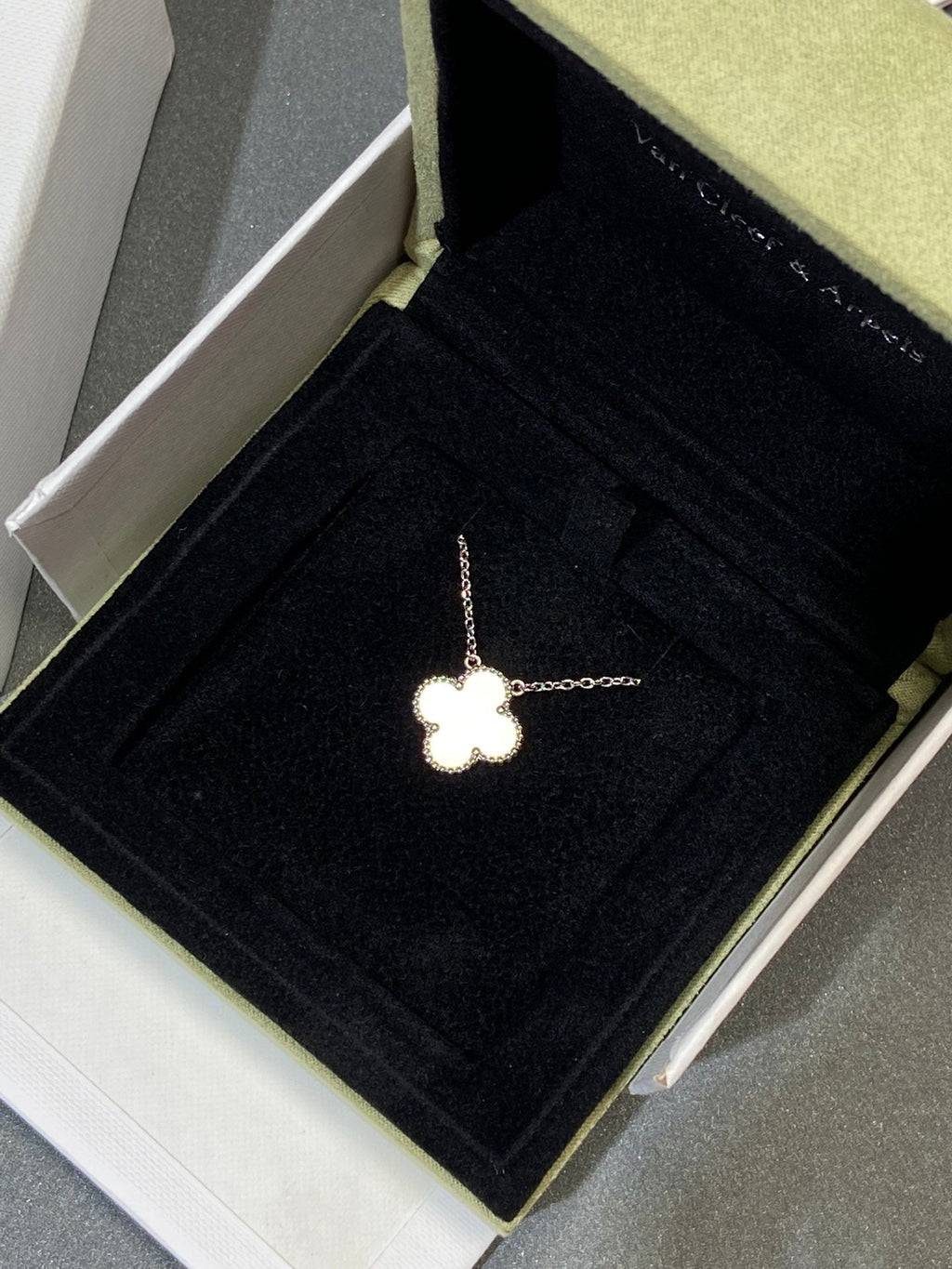 ¡®Loco¡¯CLOVER MEDIUM SILVER WHITE MOP NECKLACE