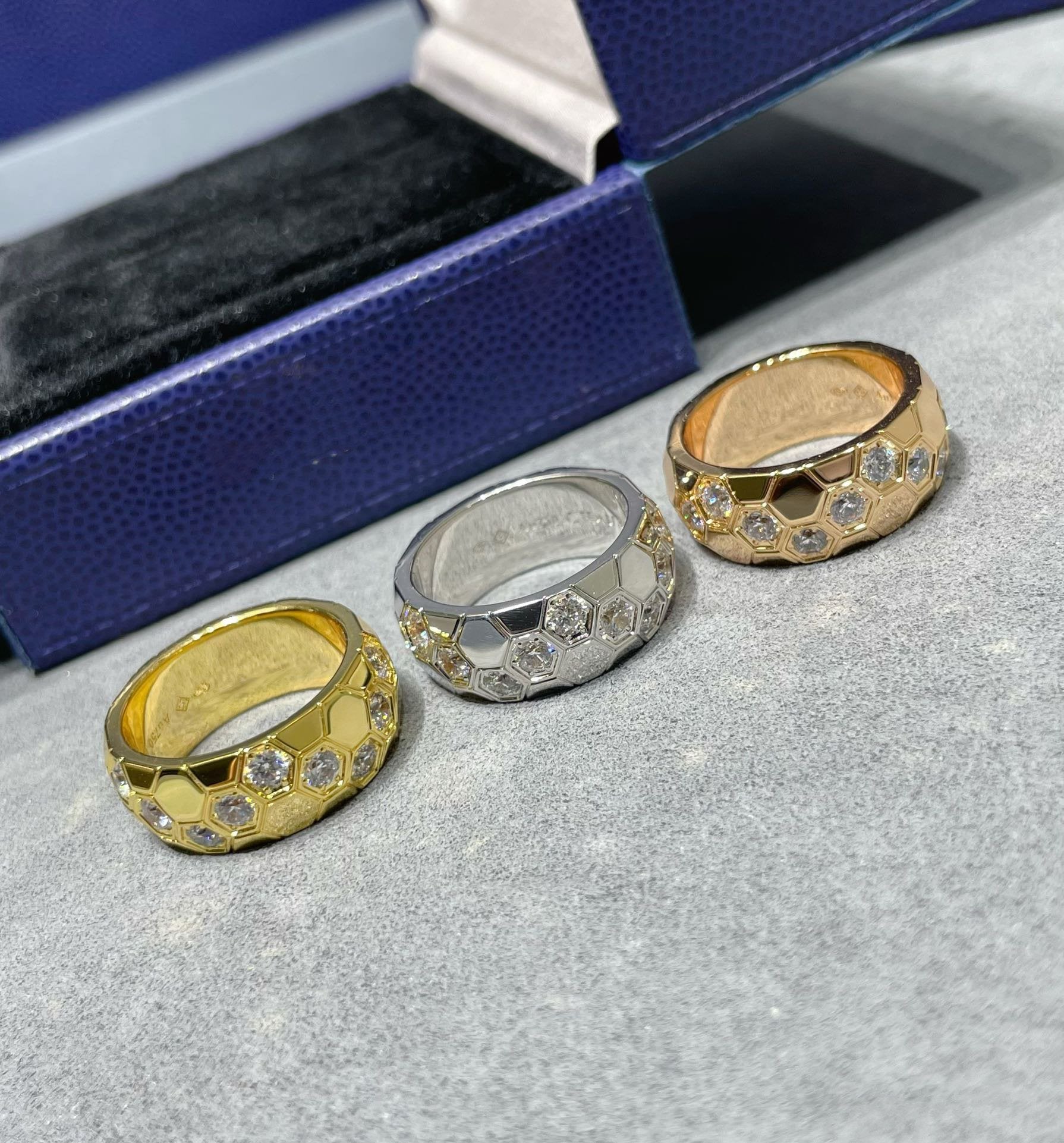 ¡®Loco¡¯BEE LOVE DIAMOND LARGE RING