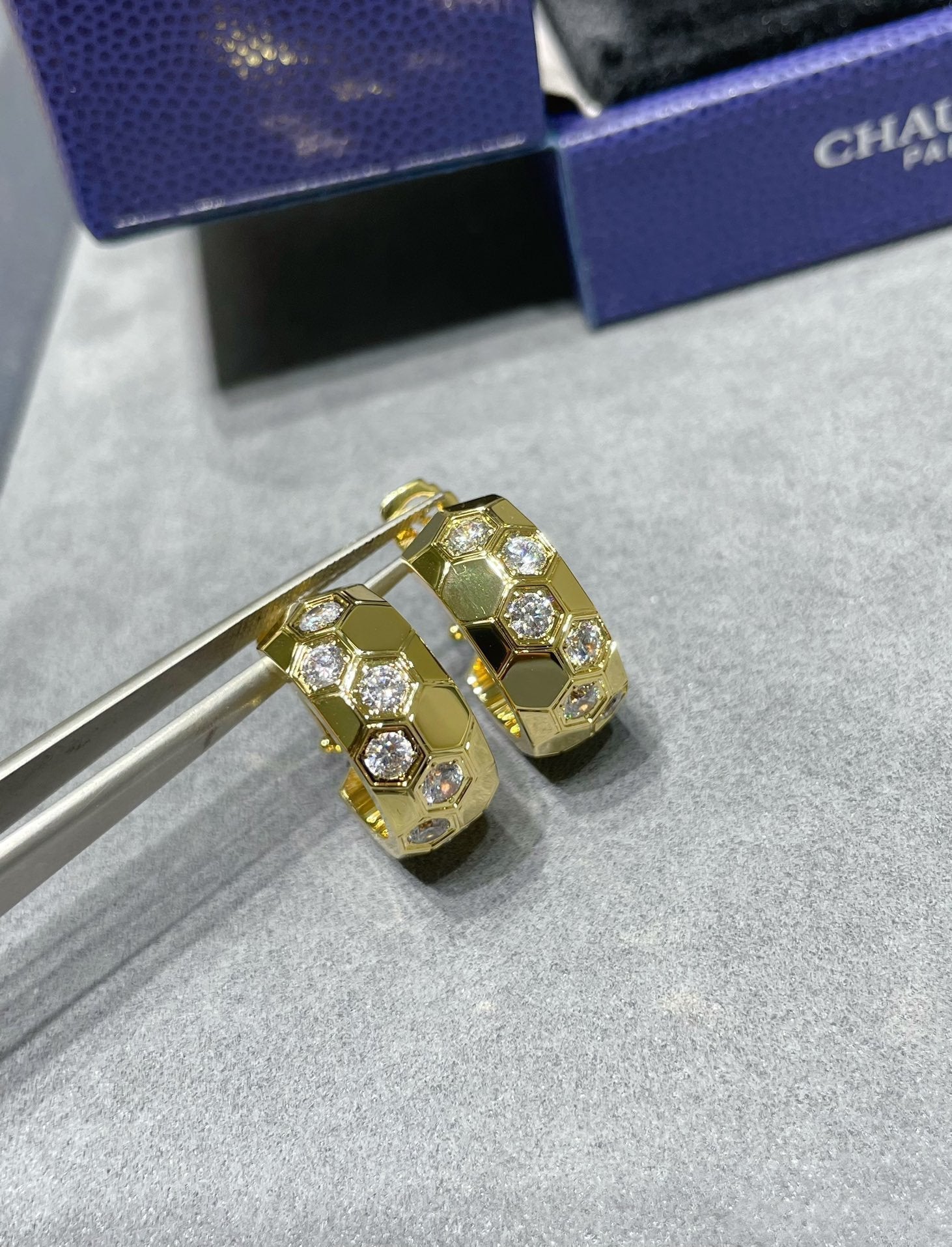 ¡®Loco¡¯BEE LOVE DIAMOND HOOP EARRINGS