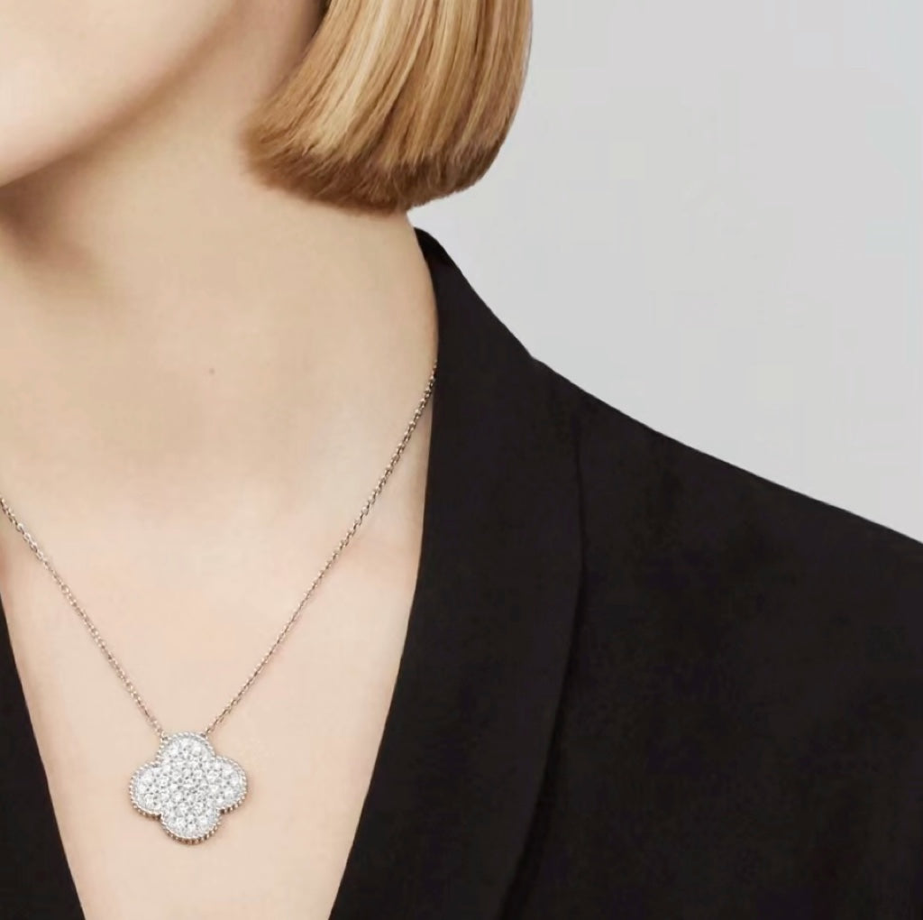 ¡®Loco¡¯CLOVER 25MM LARGE PENDANT DIAMOND PAVED SILVER NECKLACE