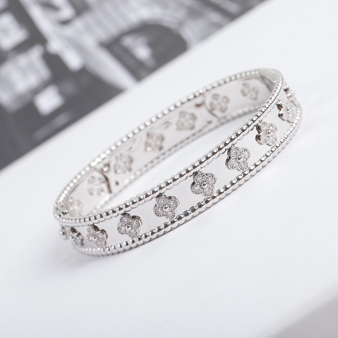 ¡®Loco¡¯CLOVER BRACELET 8MM DIAMONDS