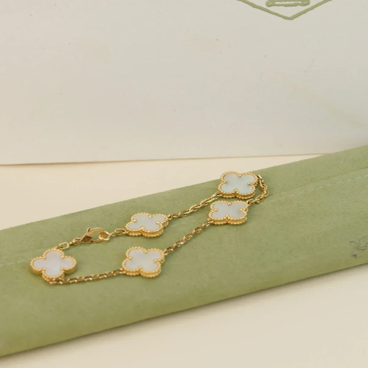 [Loco]New CLOVER WHITE PEARL MOP 5 MOTIF BRACELET COLLECTION