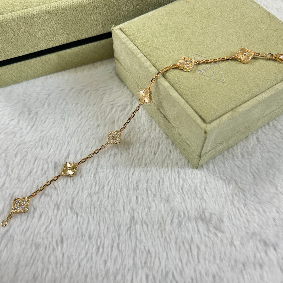 [¡®Loco¡¯]CLOVER 6 MOTIF DIAMOND LASER BRACELET