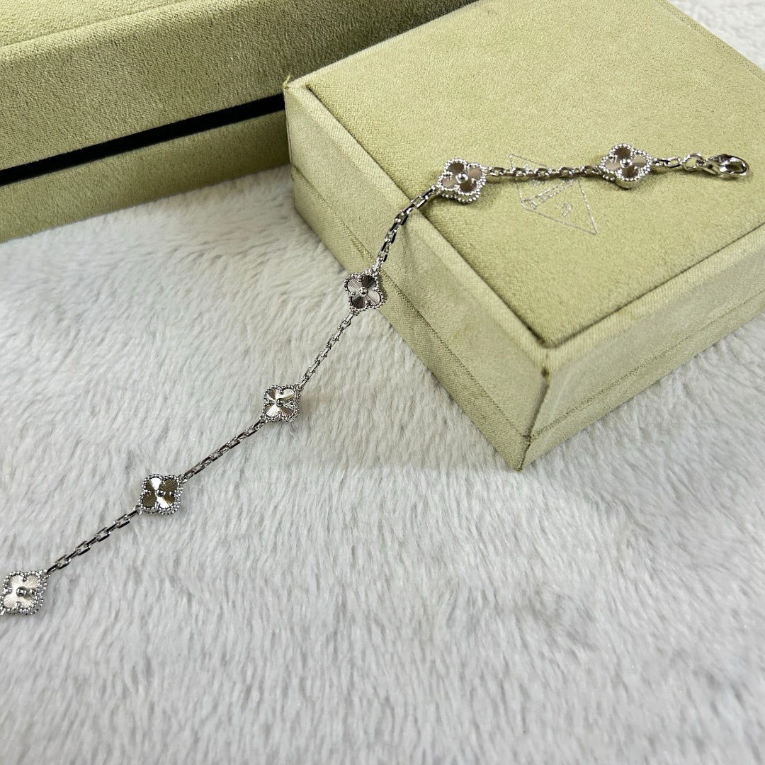 [Loco]New CLOVER 6 MOTIF DIAMOND BRACELET