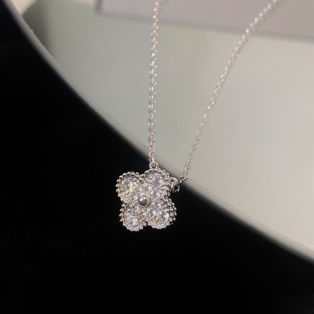 ¡®Loco¡¯CLOVER 15MM DIAMOND SINGLE FLOWER NECKLACE