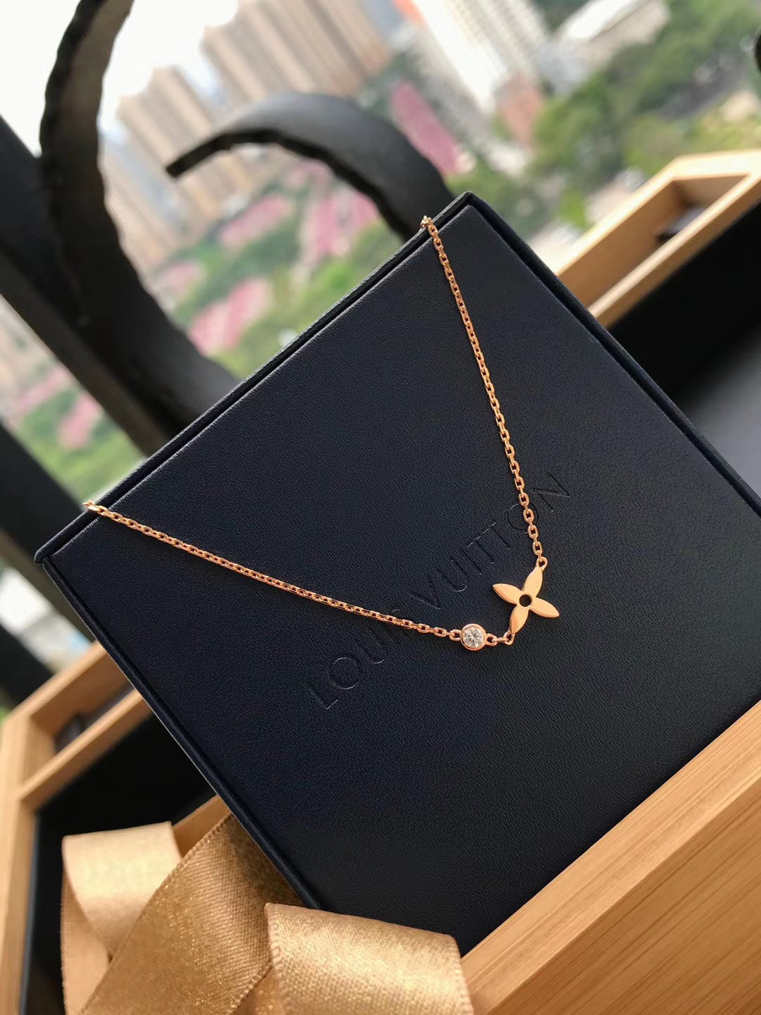 ¡®Loco¡¯BLOSSOM PENDANT PINK GOLD AND DIAMOND