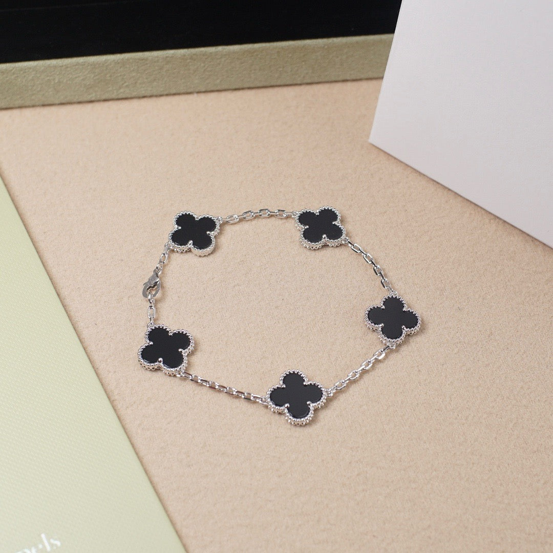 [Loco]New CLOVER 5 MOTIF ONYXS BRACELET COLLECTION