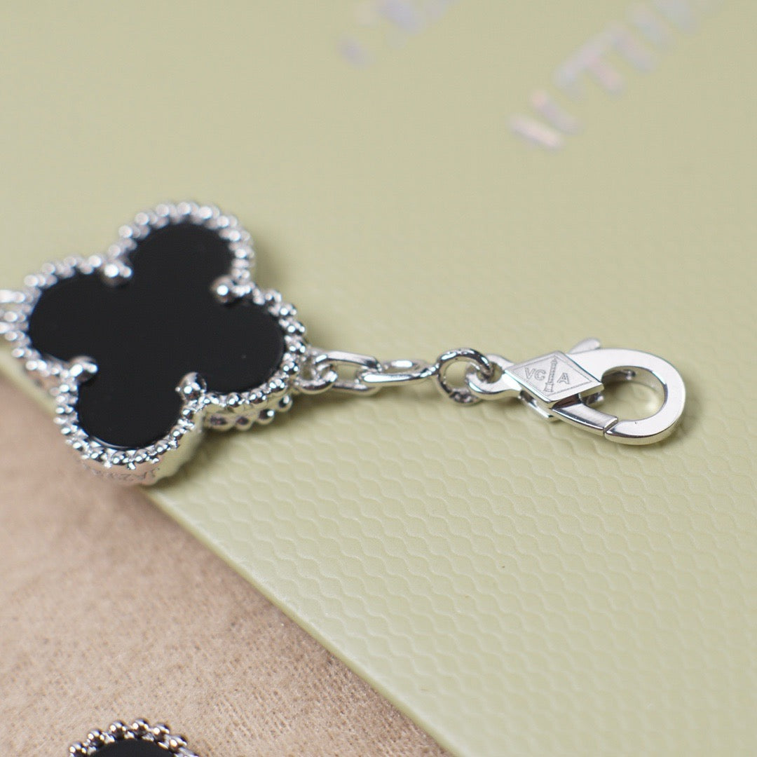 [Loco]New CLOVER 5 MOTIF ONYXS BRACELET COLLECTION