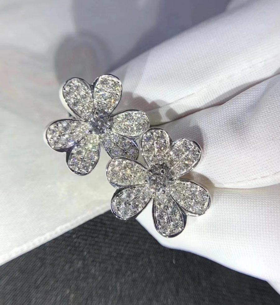 ¡®Loco¡¯FRIVOLE SILVER FLOWER DIAMOND EARRINGS