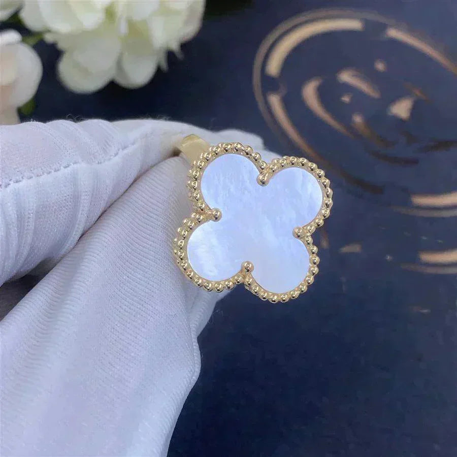 ¡®Loco¡¯CLOVER WHITE MOP RING