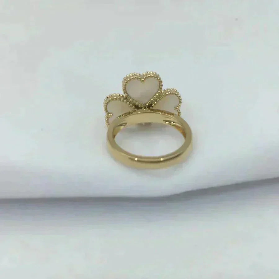 ¡®Loco¡¯SWEET CLOVER WHITE MOP RING