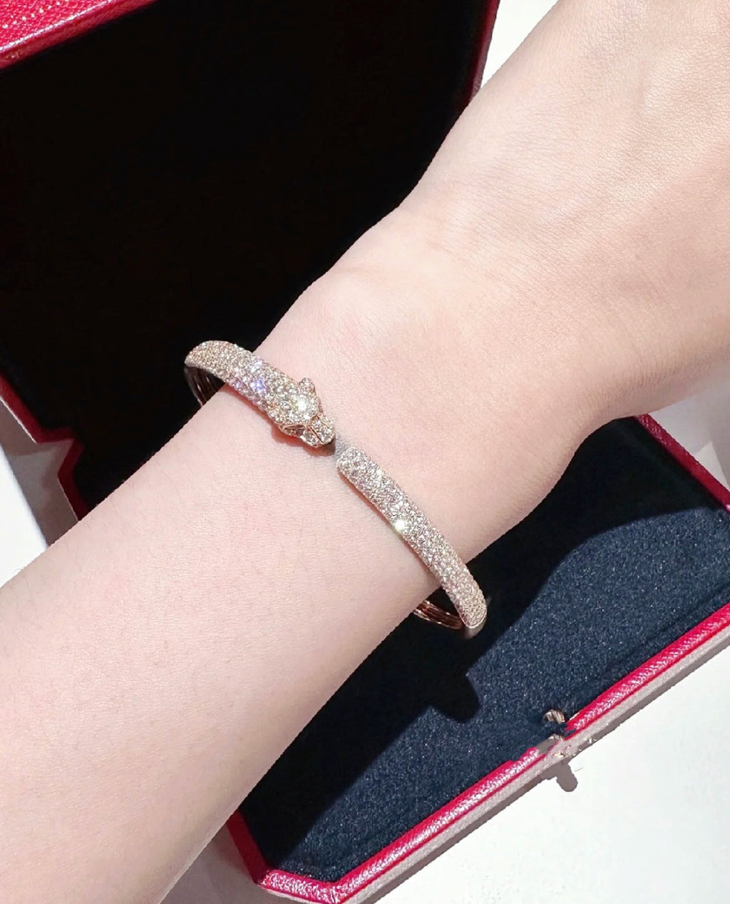 ¡®Loco¡¯PANTHERE FULL DIAMOND OPEN BRACELET