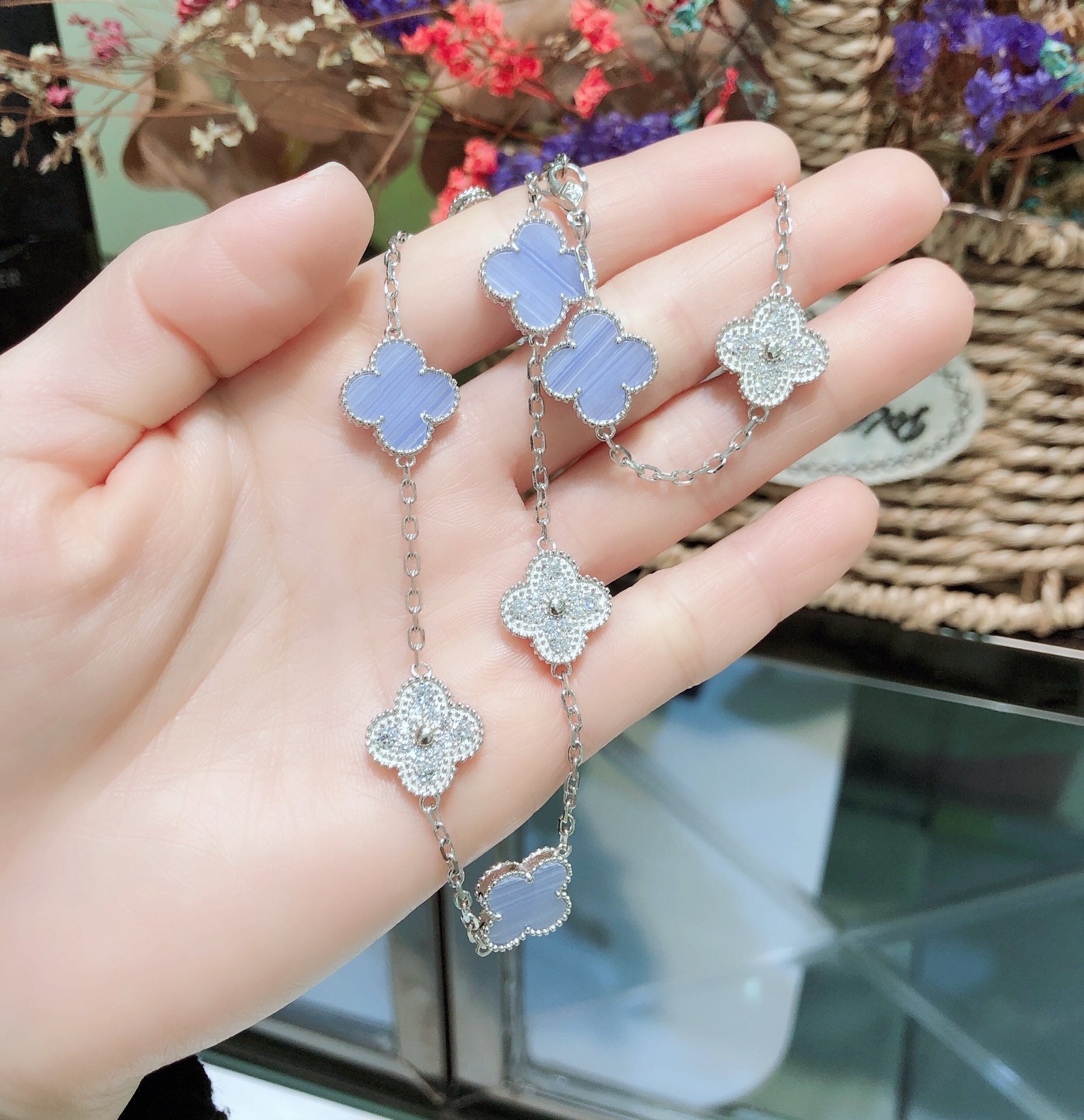 ¡®Loco¡¯CLOVER 10 MOTIFS CHALCEDONY DIAMONDS SILVER NECKLACE