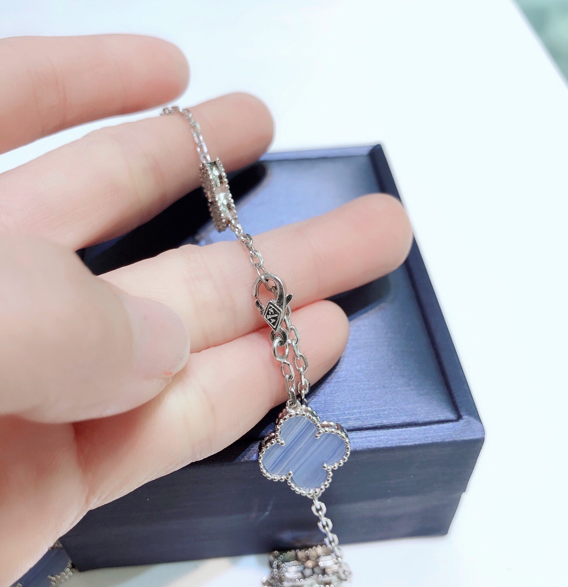 ¡®Loco¡¯CLOVER 10 MOTIFS CHALCEDONY DIAMONDS SILVER NECKLACE